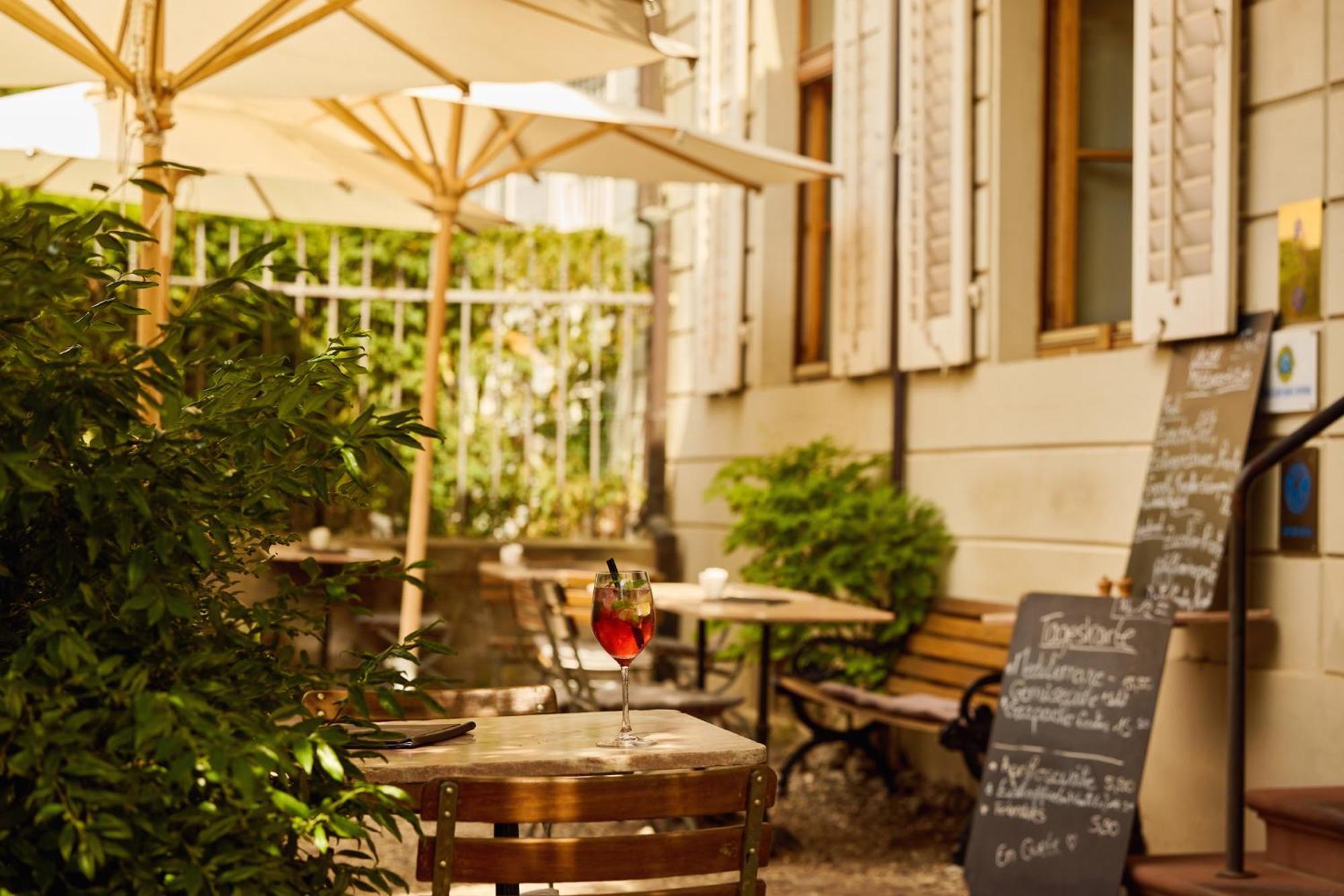 Gast - Und Kulturhaus Der Teufelhof Basel Hotel Exterior photo